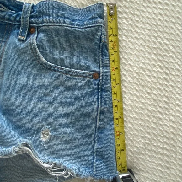 Premium Levis Shorts - Picture 6 of 10